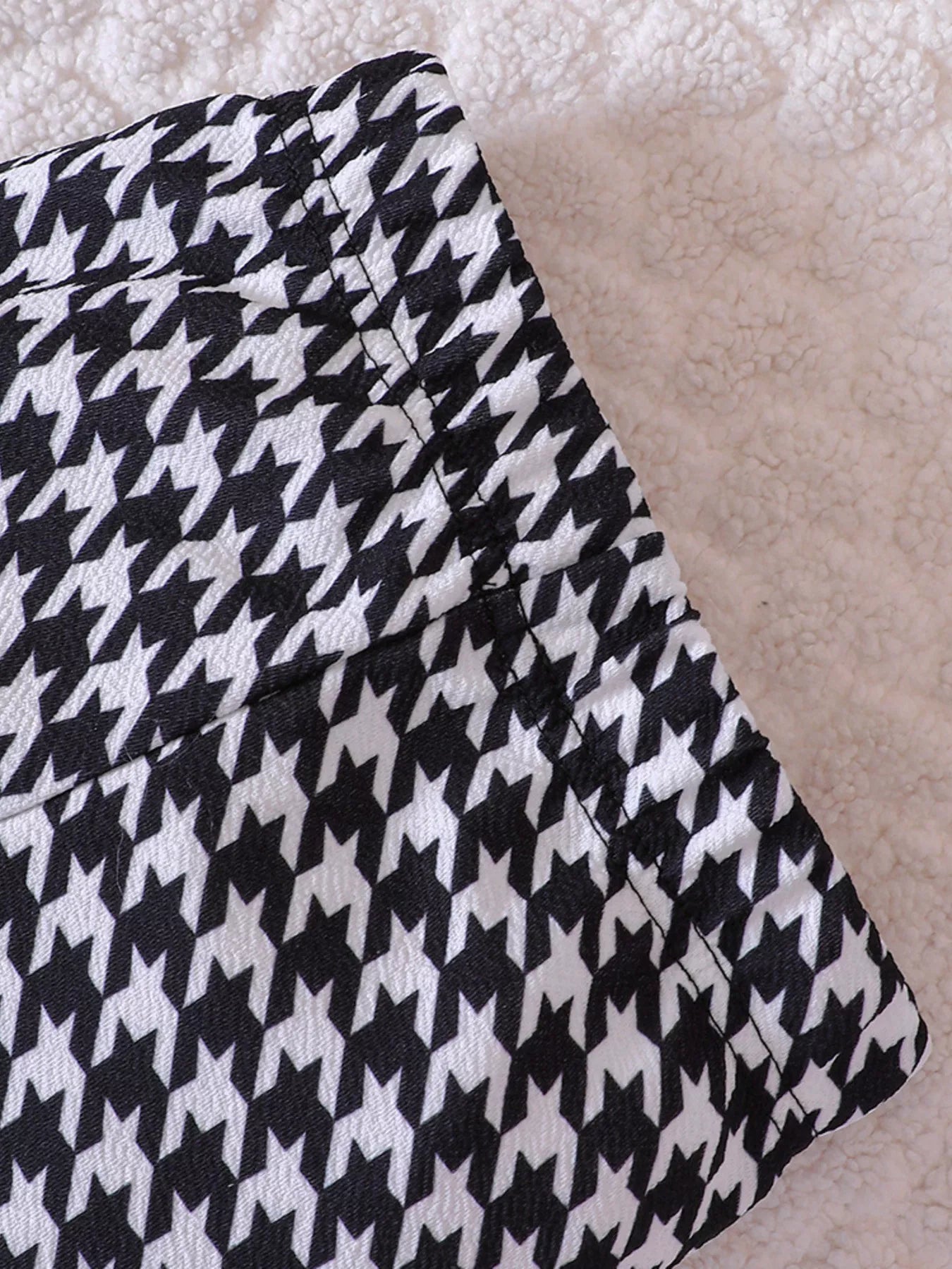 “Kids houndstooth pants outfit flat lay